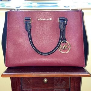 Beautiful Michael Kors Handbag
